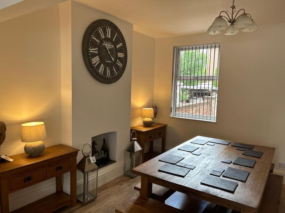 Beautiful 4br Near Racecourse *