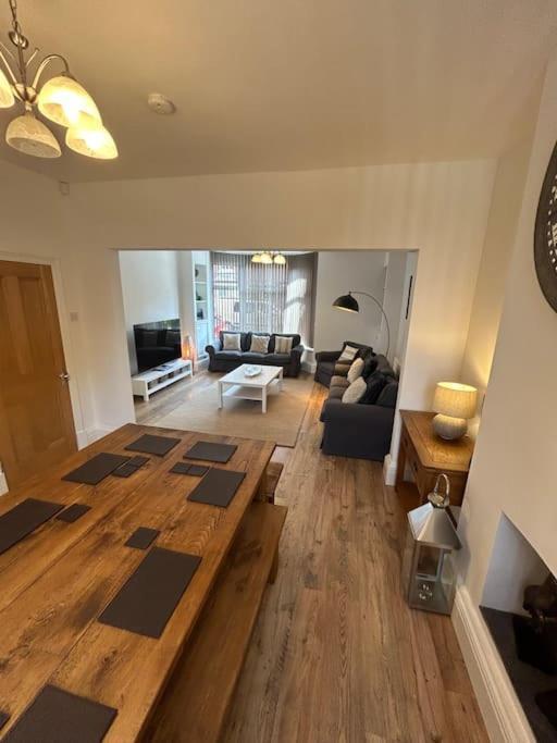 Beautiful 4br Near Racecourse * Честер