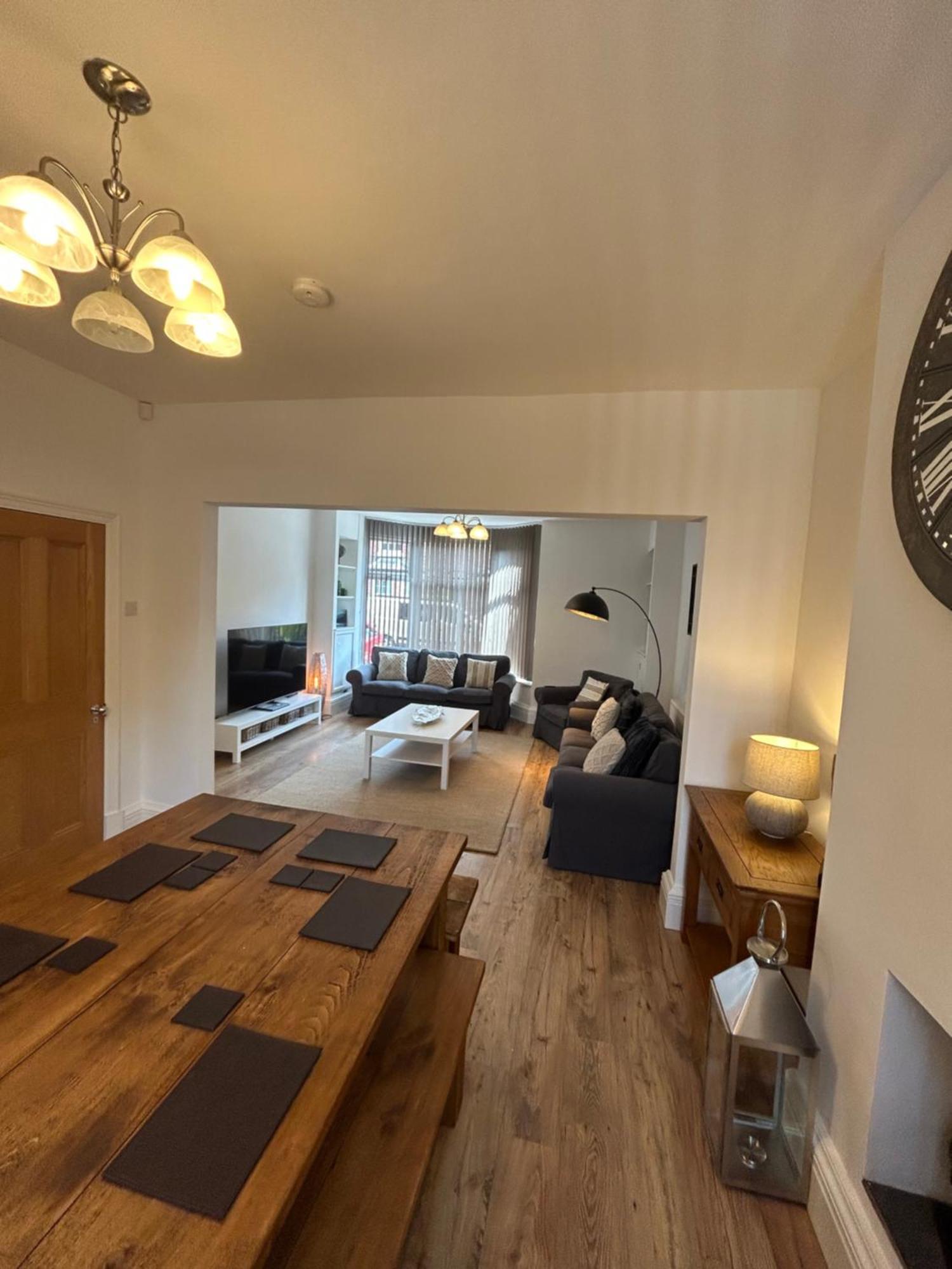 Дом отдыха Beautiful 4br Near Racecourse