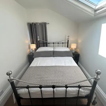 Beautiful 4Br Home Near Chester Racecourse Exterior photo
