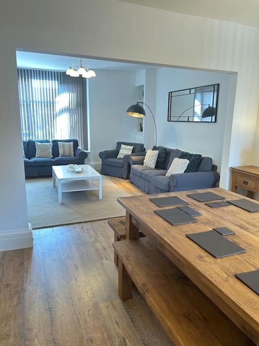 Beautiful 4br Near Racecourse * Chester